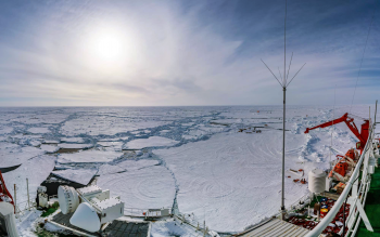 Ice breaks up surrounding the RV Polarstern ship