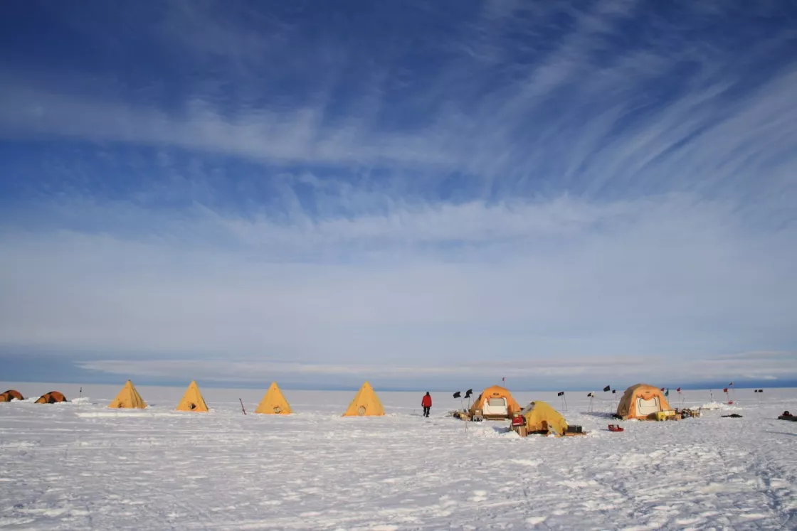 The Thwaites-Amundsen Regional Survey and Network (TARSAN) project team of the International Thwaites Glacier Collaboration set up camp to begin research on the Thwaites Ice Shelf. 