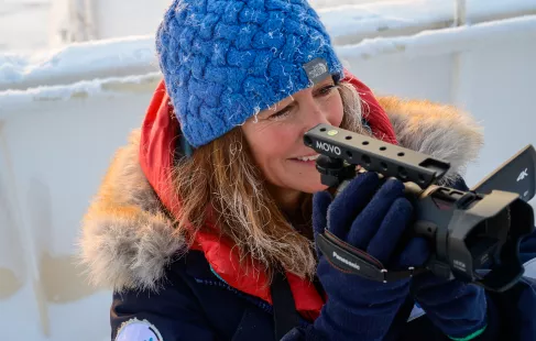 Julienne Stroeve films the Arctic during MOSAiC expedition