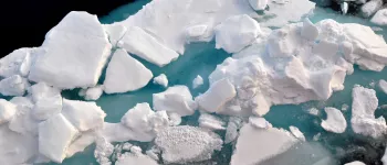 Sea ice drifts in various sizes