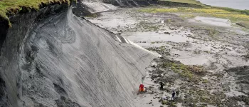  Researchers measure coastal erosion and permafrost thaw 